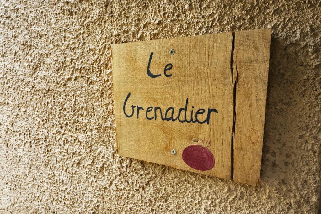 Appartement Le Grenadier Cotignac Exterior foto